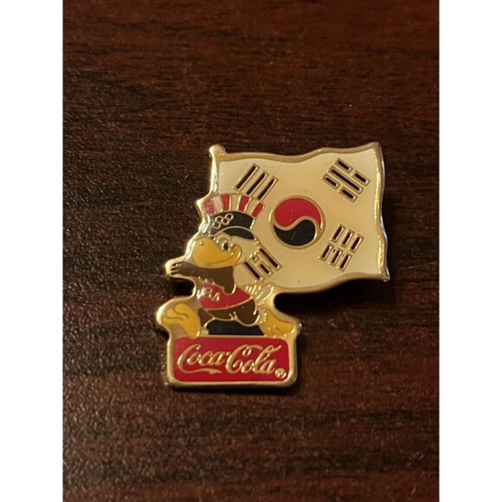 Vintage 1984 Los Angeles Olympics Coca Cola Sam Eagle South Korea Flag Lapel Pin